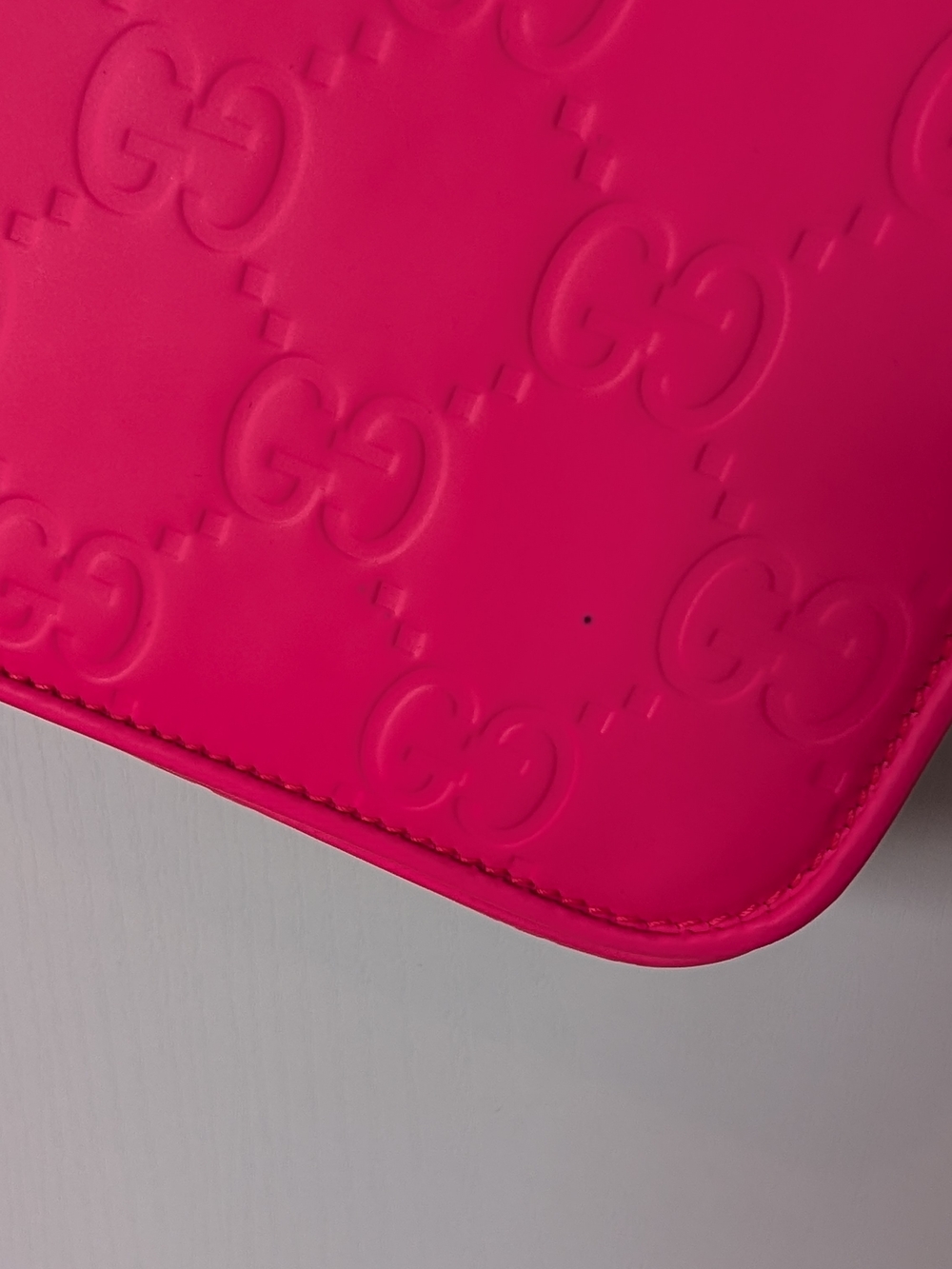 Gucci Pink Embossed GG Crossbody Bag - Picture 4 of 12